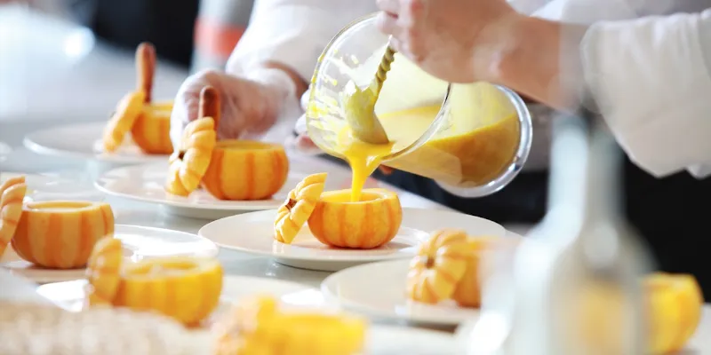 El uso del amarillo en la cultura gastronómica